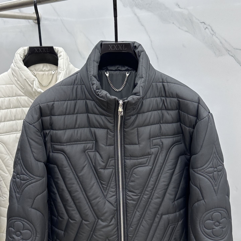 l0vis Vvtt0n outwear